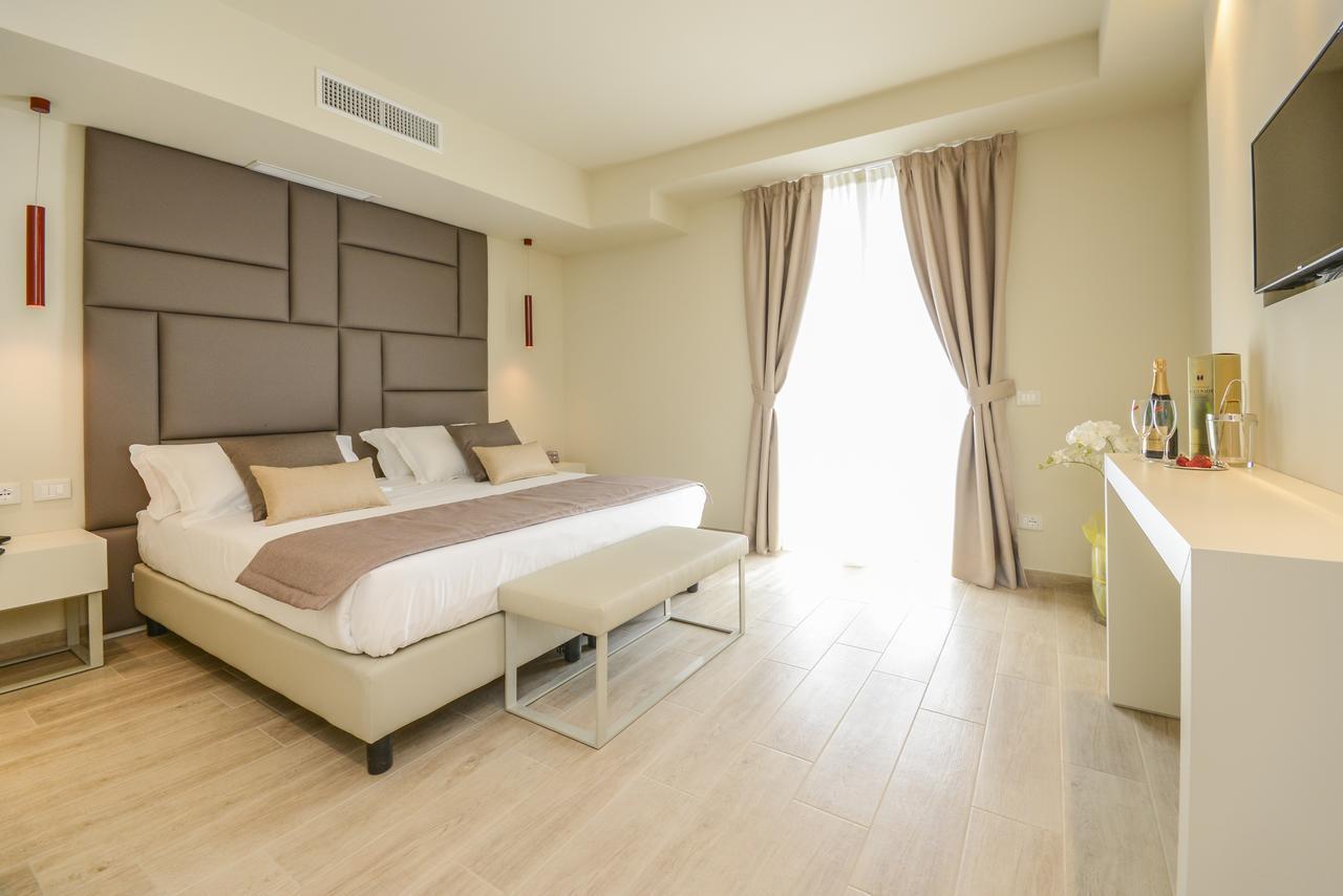 Hotel Villa Garuti Padenghe sul Garda Eksteriør billede