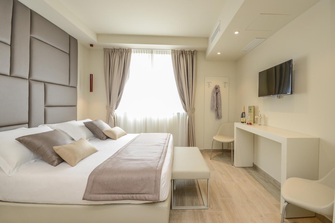 Hotel Villa Garuti Padenghe sul Garda Eksteriør billede