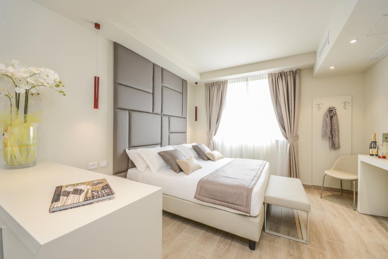 Hotel Villa Garuti Padenghe sul Garda Eksteriør billede